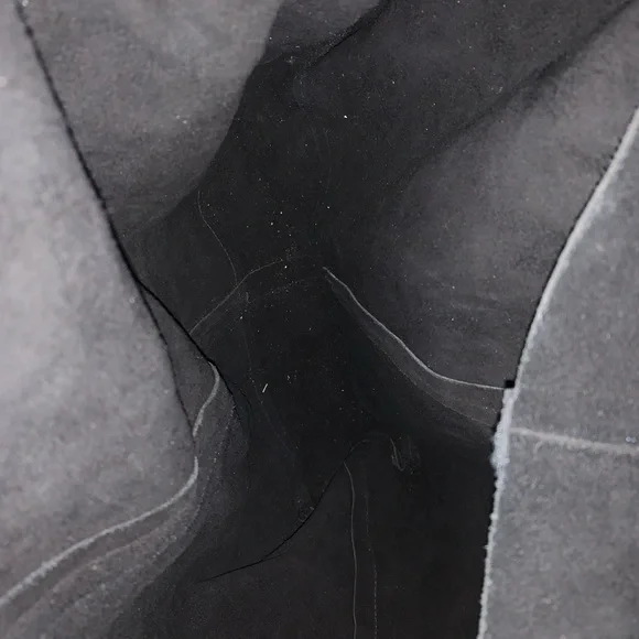 Black suede bucket purse with tassel - Picture 8 of 8